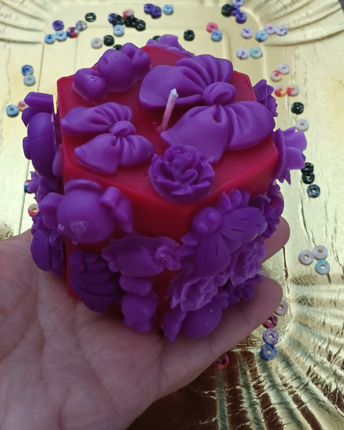 Bougie décorée fleurs senteur gaufre