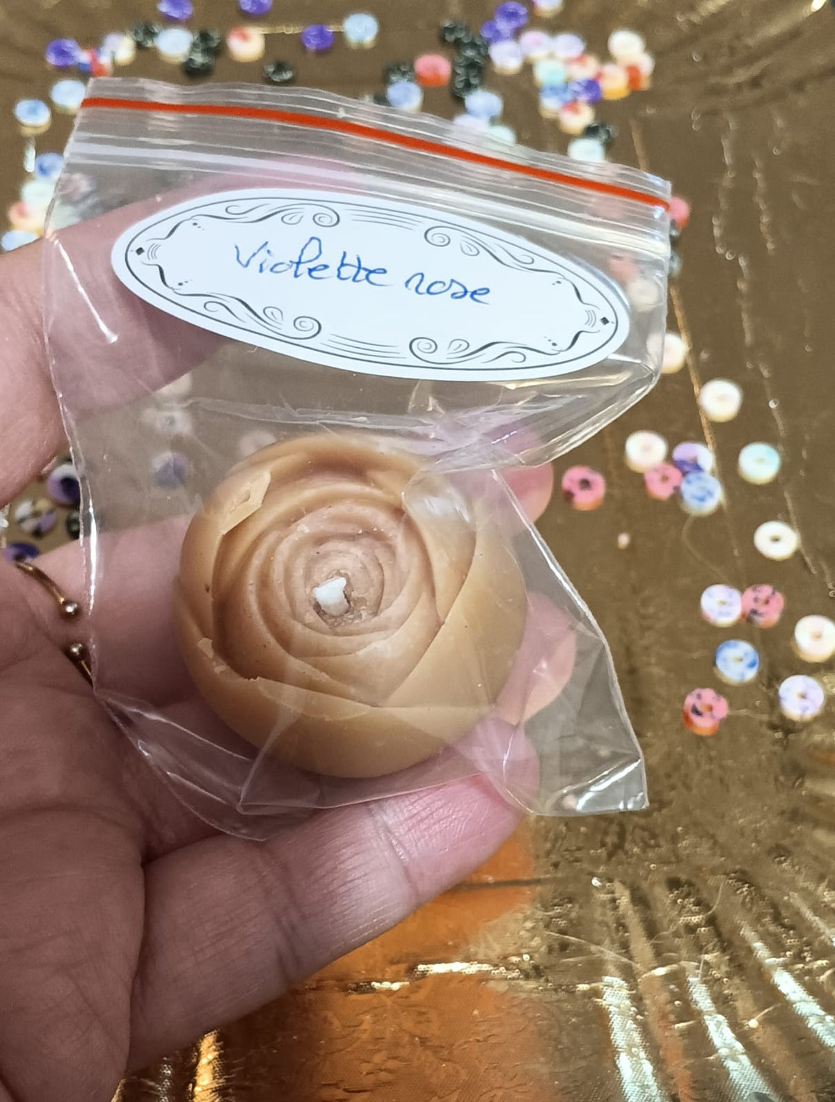 Bouton de rose senteur violette rose
